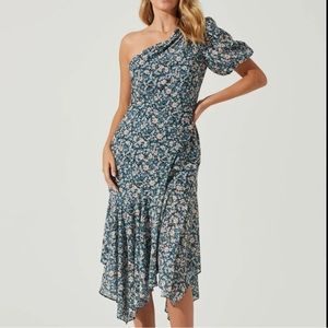 ASTR THE LABEL santorini floral one shoulder midi dress